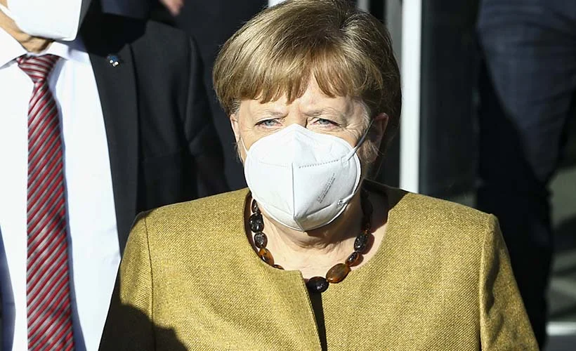 Merkel, Uğur Şahin'e sahip çıktı