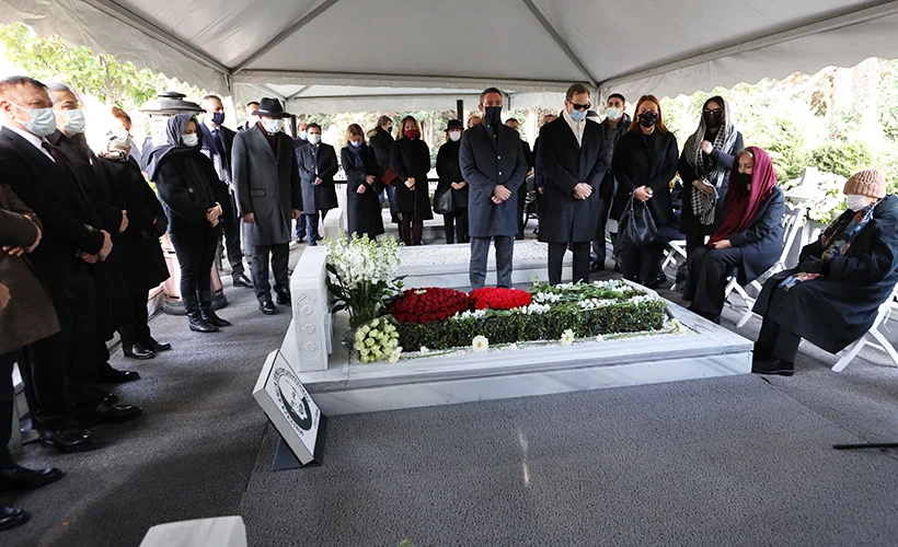 Mustafa Koç, kabri başında anıldı