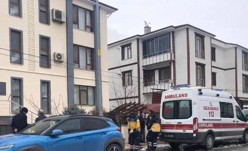 Polis memuru ve öğretmen eşi evde ölü bulundu