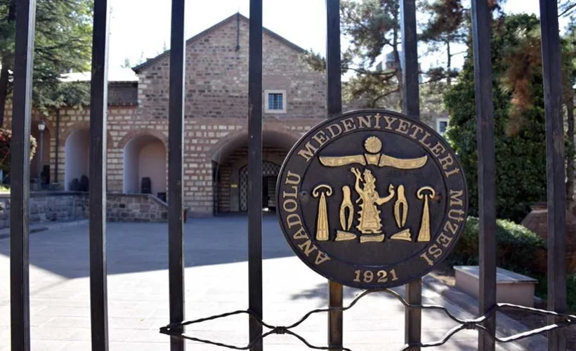PTT 'Anadolu Medeniyetleri Müzesi'ni pulla anıyor