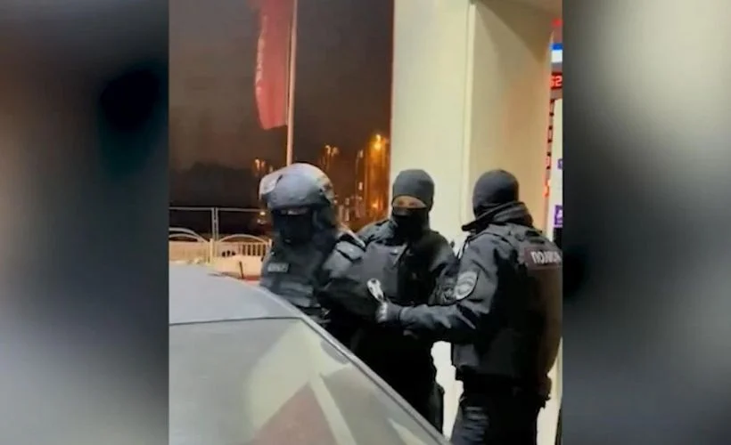 Rusya'da sahte polisler, gözaltına alındı