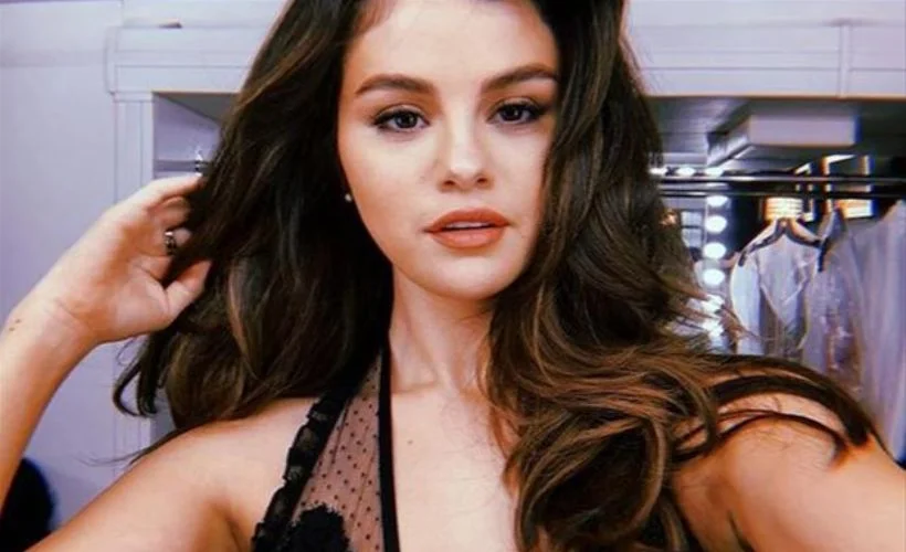 Selena Gomez, İrem Derici'yi mi taklit ediyor?