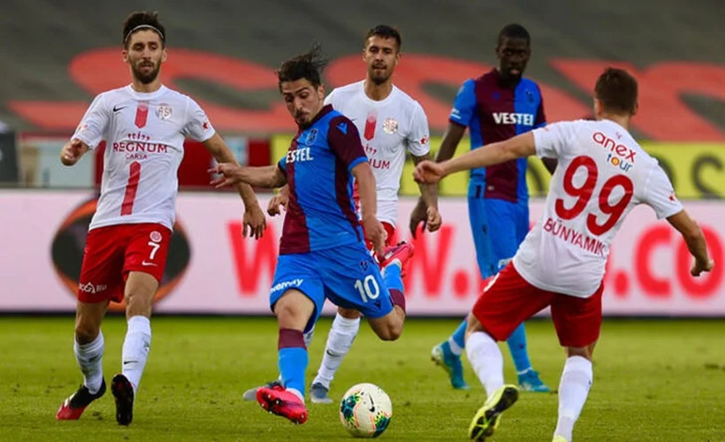 Trabzonspor, Antalya'da 2 puan bıraktı