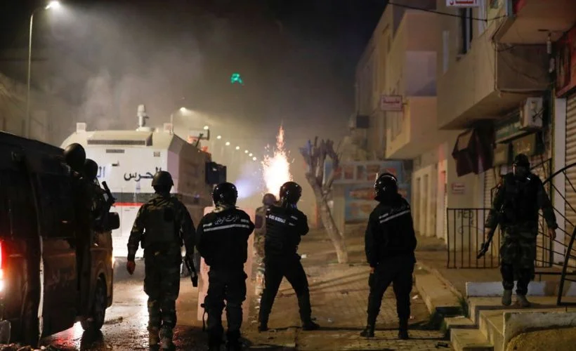 Tunus'taki protestoların 5. gününde 632 kişi gözaltına alındı