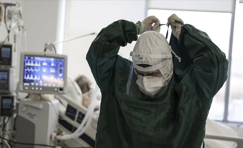 Türkiye'de son 24 saatte 11 bin 180 kişinin testi pozitif çıktı, 202 kişi hayatını kaybetti