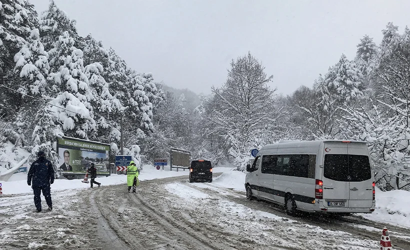 Uludağ'da kar kalınlığı 1 metreye ulaştı