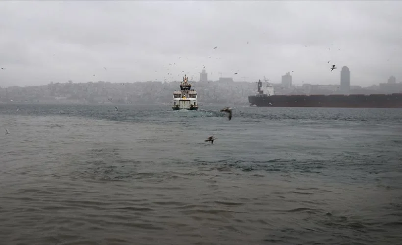 Üsküdar'da denizin rengi değişti