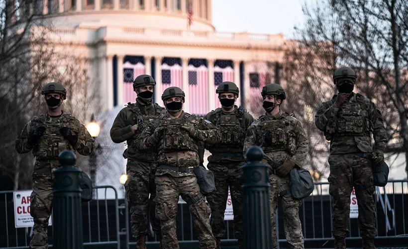 'Washington, kuşatma altındaki bir kasaba görünümünde'