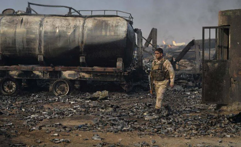 Afganistan'da 500 yakıt tankeri çıkan yangında küle döndü