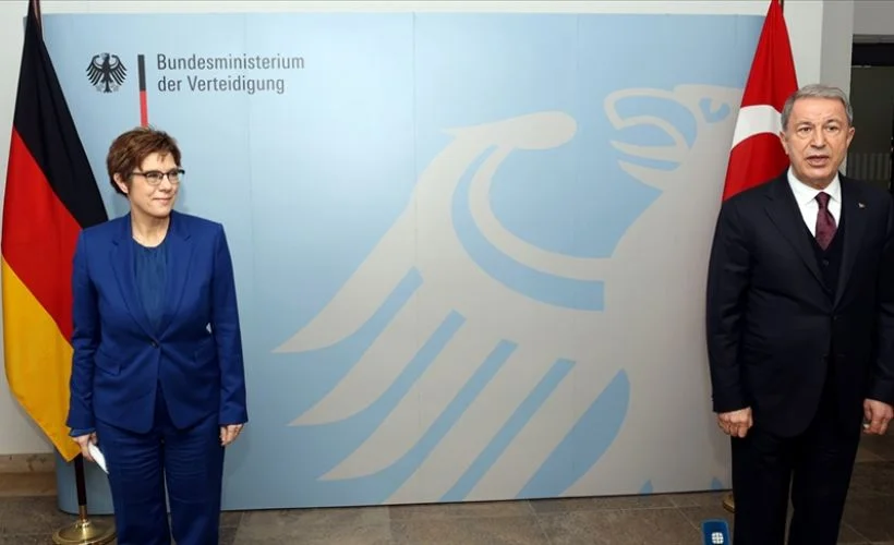 Almanya Savunma Bakanı Karrenbauer: Türkiye önemli bir NATO partneri ve öyle kalacaktır