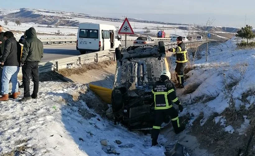 Amasya'da taksi şarampole devrildi: 1 ölü