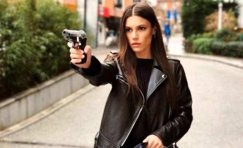 Arka Sokaklar'ın Zeliş'i Yüsra Geyik kimdir? Yüsra Geyik İnstagram hesabı hangisi?