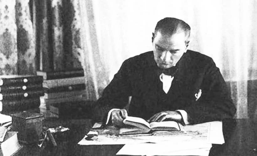 Atatürk tam bir kitap kurdu idi