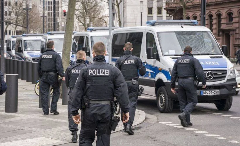 Berlin'de para nakil aracı kar maskeli 4 kişi tarafından soyuldu
