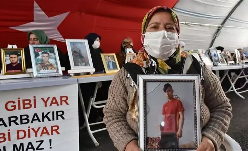Bir evlat daha teslim oldu, Diyarbakır Anneleri sevinçli