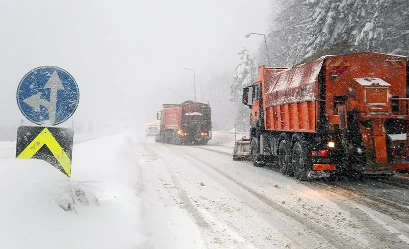 Bolu Dağı'nda kar yağışı etkili oluyor