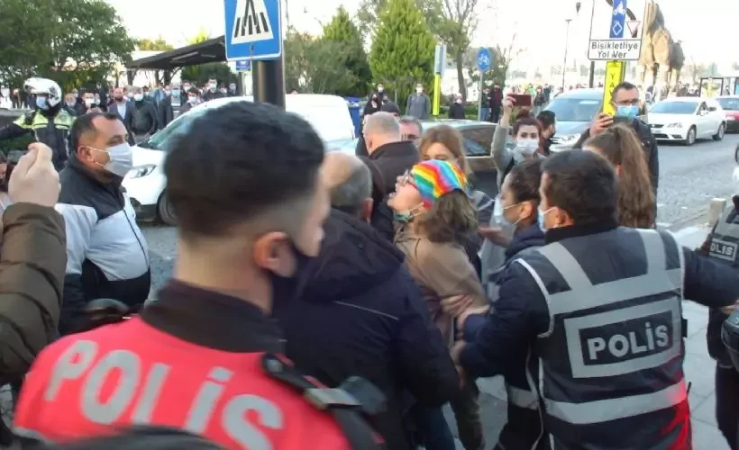 Çanakkale'de, 'Boğaziçi' olaylarına ilişkin gösteri yapan 9 kişi gözaltına alındı
