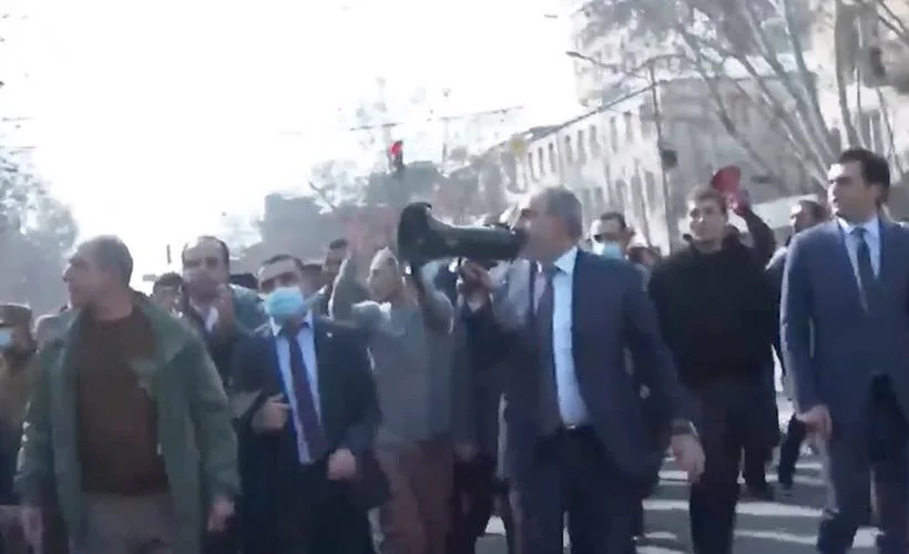 Ermenistan ordusundan Başbakan Paşinyan'a muhtıra: Her şeyin bir sınırı var