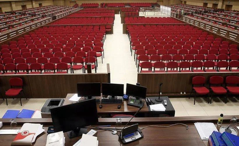 Firari FETÖcü 'Kozanlı Ömer'in avukatına hapis cezası