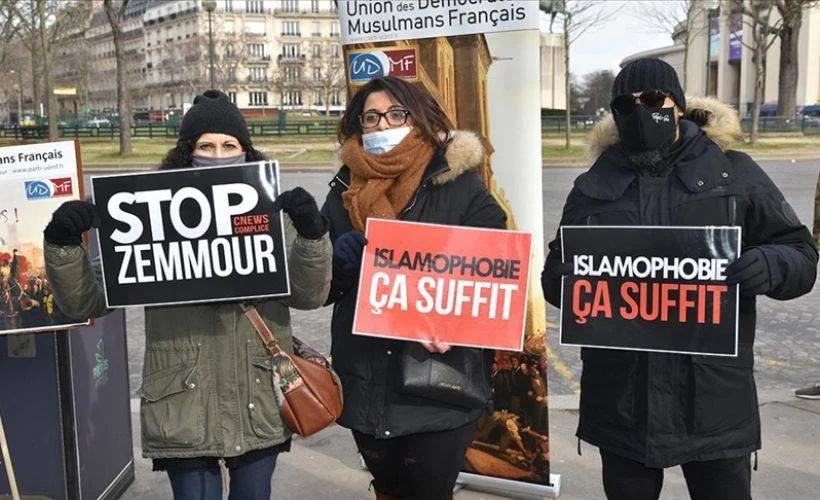Fransa'da İslamofobi ve 'ayrılıkçı' yasa tasarısı protesto edildi