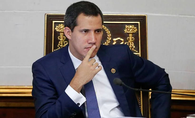 Guaido 15 yıl kamu görevlerinden men edildi