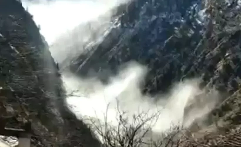 Hindistan'da buzul parçası faciası: 150 kişiden haber alınamıyor