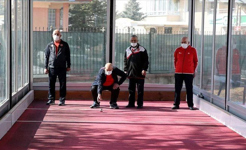 Huzurevinin çınarları salgın döneminde sosyal etkinliklerle moral buluyor