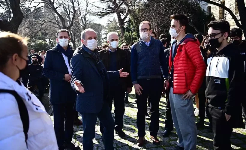 İnce, öğrencilerin sözünü dinleyip, rektörle görüşmedi