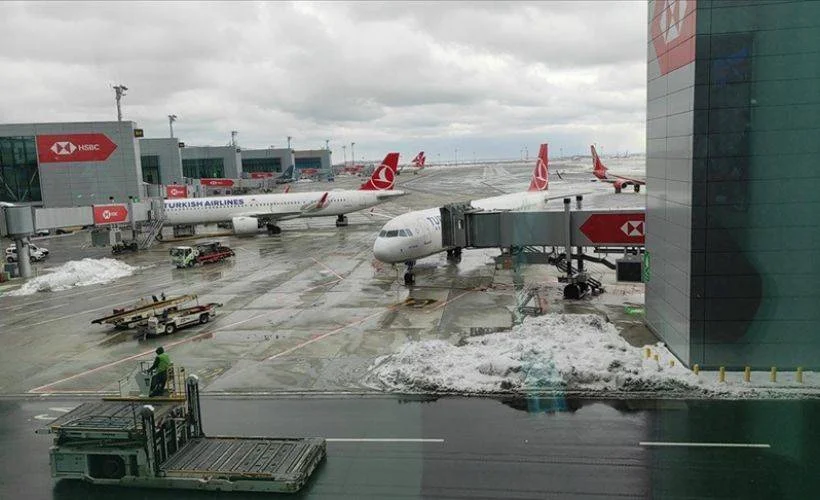 İstanbul Havalimanı'nda buzlanmaya karşı önlemler sürüyor