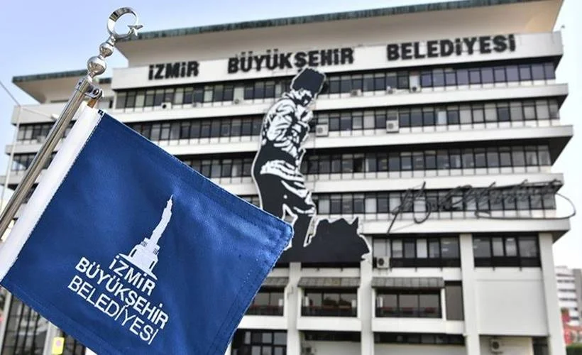İzmir'in ilk belediye başkanı kim?