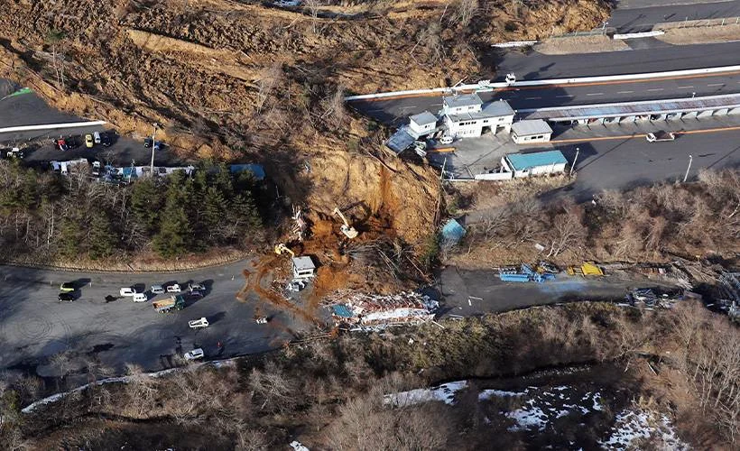 Japonya'da yıkıcı deprem sonrası 100'den fazla yaralı var