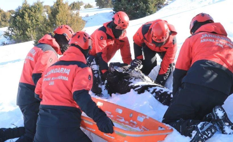 Kahraman Mehmetçik, hayat kurtarmak için hayatta kalmayı öğreniyor