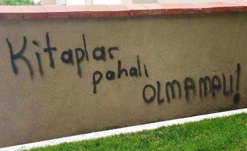 Kitapseverler yüksek fiyatlardan şikayetçi