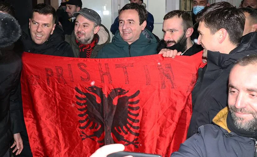 Kosova'daki seçimde Kendin Karar Al Hareketi zaferini ilan etti