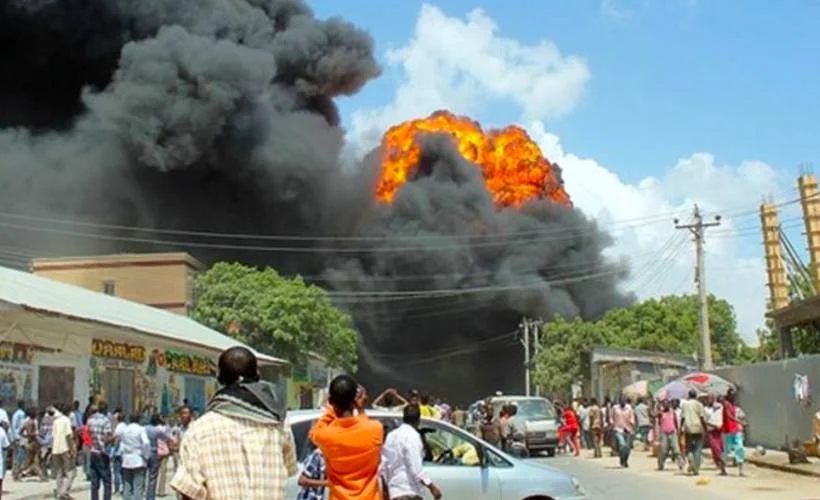 Mogadişu büyük bir patlama ile sarsıldı