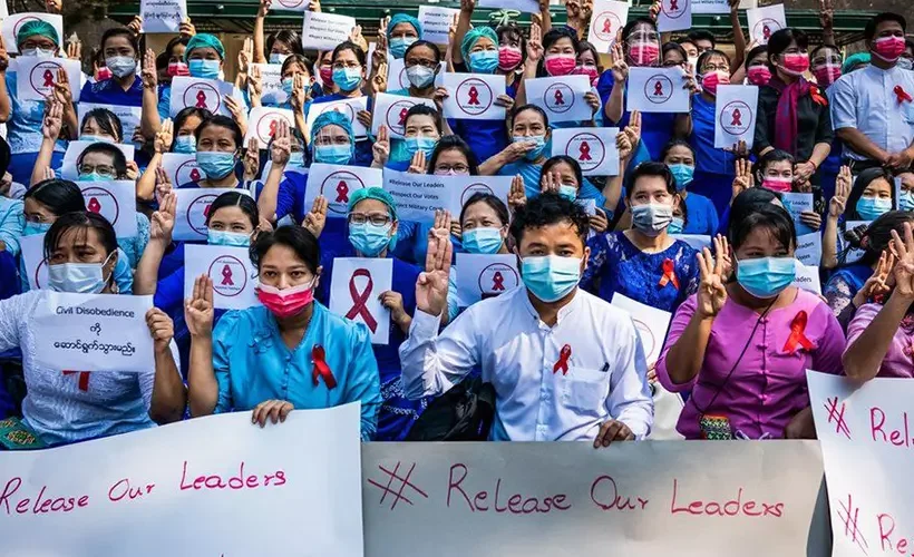 Myanmar'da darbeye karşı sivil itaatsizlik büyüyor