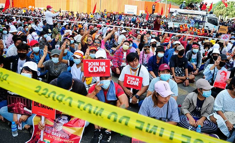 Myanmar'da protestoculardan anma