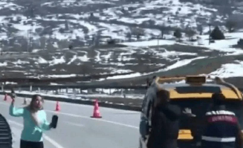 Pitbull cinsi köpeğine el konulmak istenen kadın başına silah dayadı