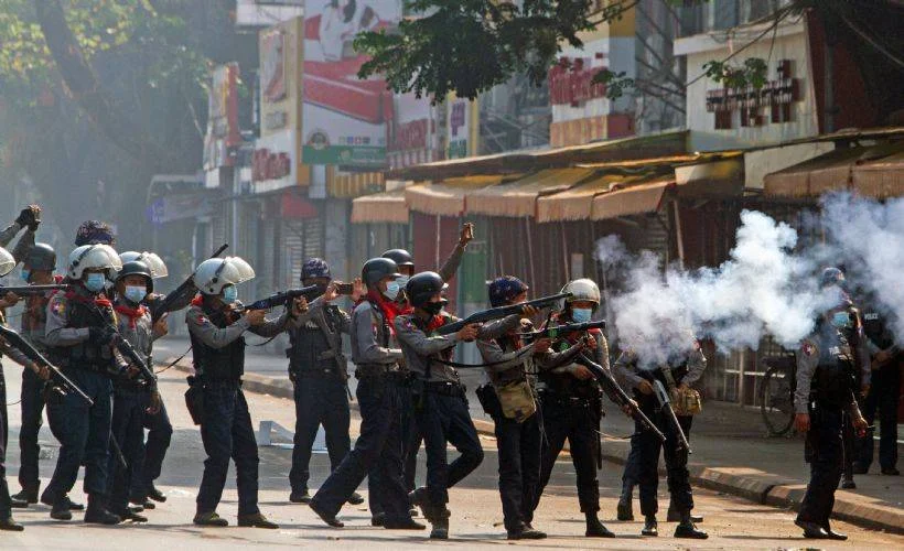 Reuters: Myanmar'da en kanlı gün, en az 11 ölü