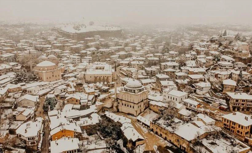 Salgına rağmen nüfusunun 9 katı turist ağırladı