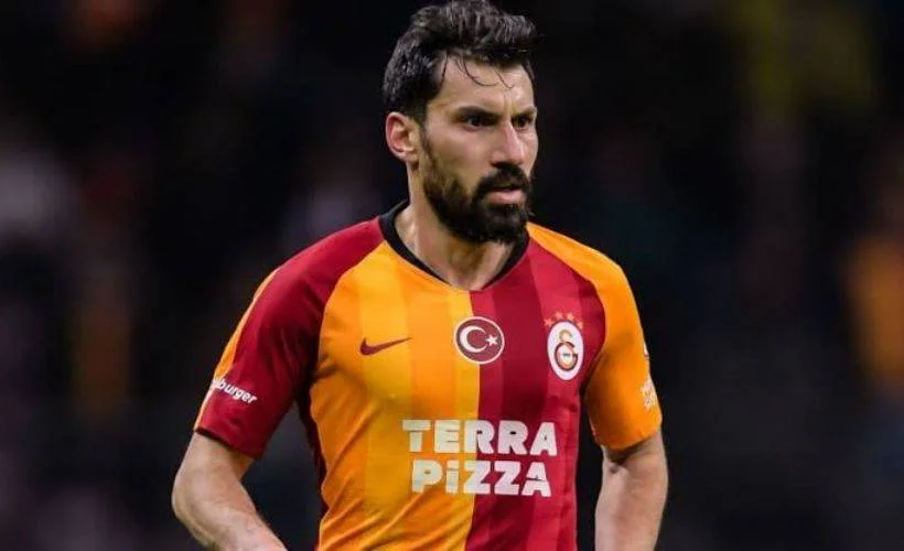 Şener Özbayraklı'dan veda sinyali