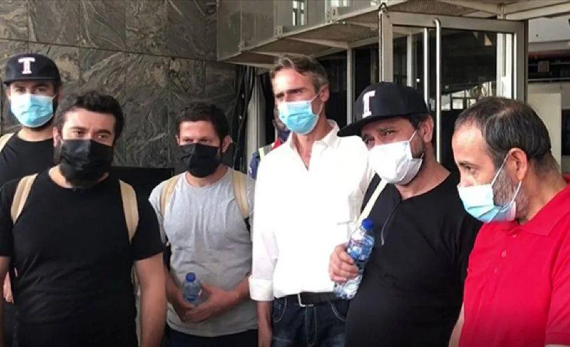 Serbest bırakılan Türk gemicilerden ilk görüntüler
