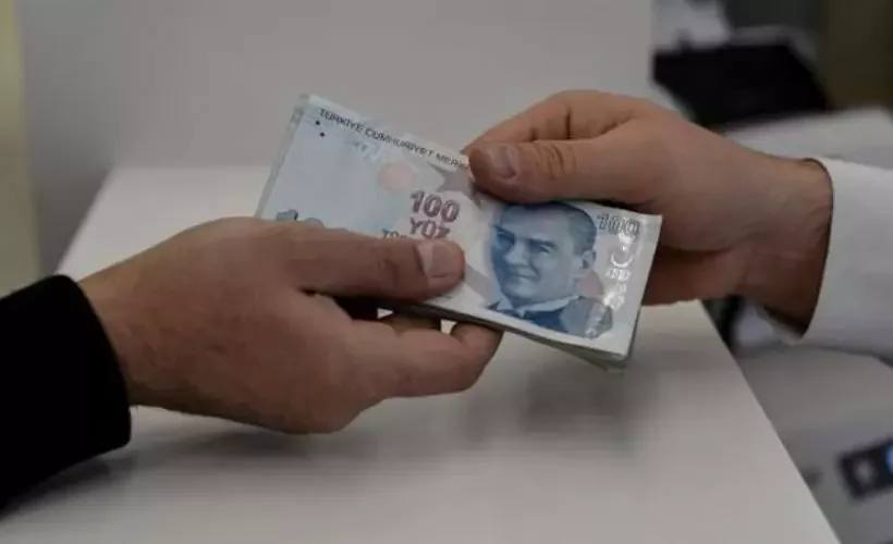 Tanımadığı kişiden hesabına gelen parayı harcadı, mahkemelik oldu