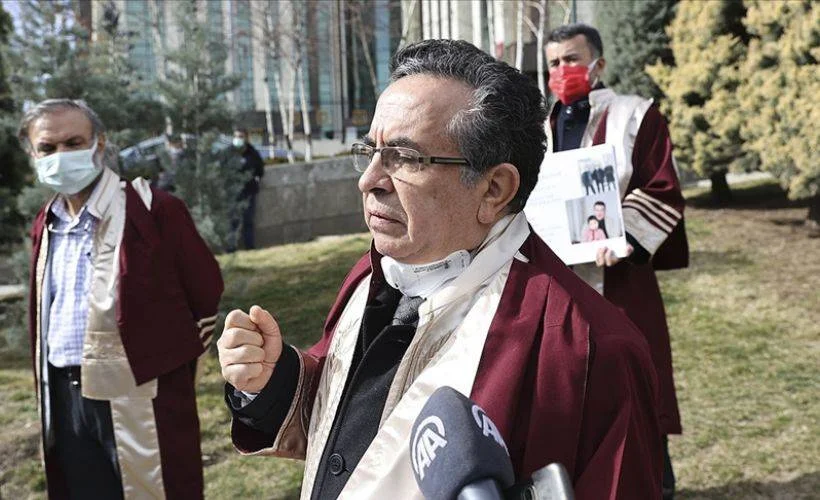 Türk akademisyenlerden ailelerinden haber alamayan Uygur Türklerine destek