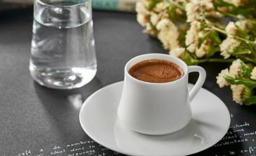 Türk kahvesi ile yüz maskesi nasıl yapılır? Kahve telvesini yüze sürmek ne işe yarar?