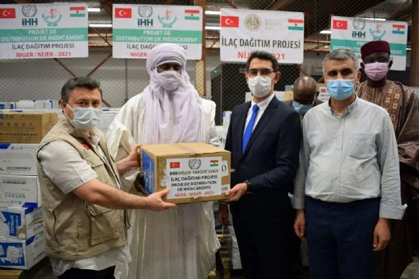 Türkiye'den Nijer'e büyük ilaç desteği