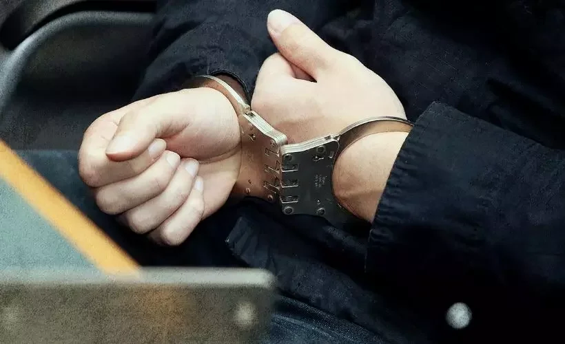 Vatandaşların kimlik bilgileriyle kredi kartı kullanan dolandırıcı şebekesine operasyon