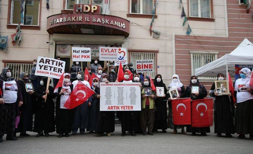 8 Mart Dünya Kadınlar Günü'nde Diyarbakır Anneleri'nden basın açıklaması