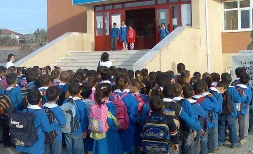 Andımız tartışmaları büyüyor! 'Kürdüm yanlışım tembelim'