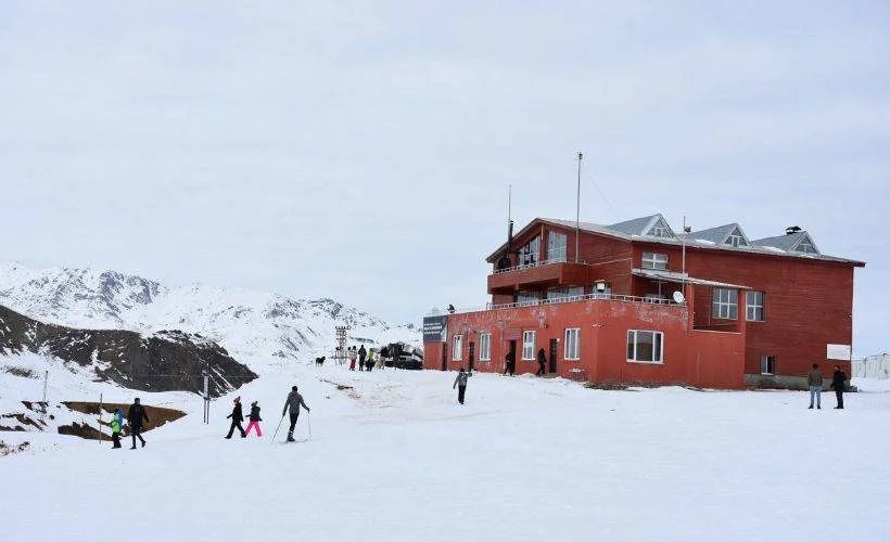 Bakan Varank, Hakkari'deki 'Mergabütan Kayak Merkezi'nin videosunu paylaştı